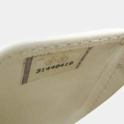 مملوكة مسبقًا Chanel Matelasse Chain Shoulder Coin Purse Leather Chain/Shoulder Wallet Pearl White