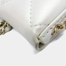 مملوكة مسبقًا Chanel Matelasse Chain Shoulder Coin Purse Leather Chain/Shoulder Wallet Pearl White