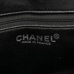 مملوكة مسبقًا حقيبة يد شانيل ميداليون كافيار سوداء