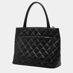 مملوكة مسبقًا حقيبة يد شانيل ميداليون كافيار سوداء