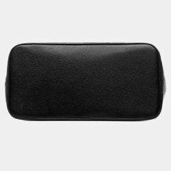 مملوكة مسبقًا حقيبة يد شانيل ميداليون كافيار سوداء