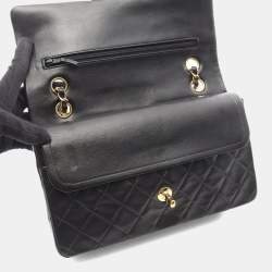 مملوكة مسبقًا حقيبة كتف شانيل ماتيلسي مزدوجة للكتف من جلد الخروف سوداء