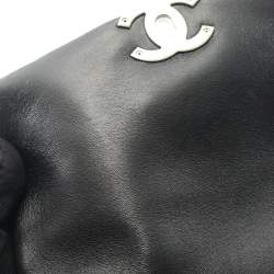 مملوكة مسبقًا حقيبة كتف شانيل 19 ديزنوف ماتلاس جلد خروف لون أسود