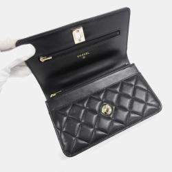 مملوكة مسبقًا محفظة تشانيل جلد أسود مع سلسلة