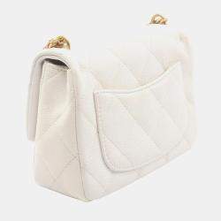 مملوكة مسبقًا Chanel Matelasse Shoulder Bag In Calfskin Leather White