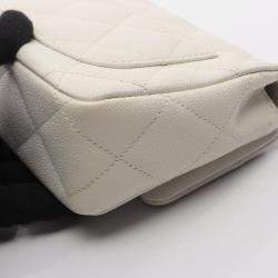 مملوكة مسبقًا Chanel Matelasse Shoulder Bag In Calfskin Leather White