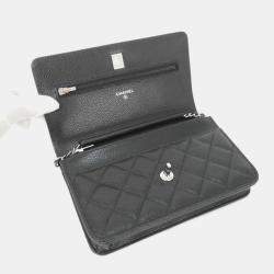 مملوكة مسبقًا Chanel Black Leather Chain Wallet