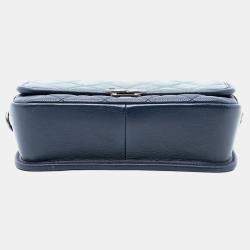 Pre Owned شANEL حقيبة فلاب زرقاء صغيرة من جلد العجل والكافيار المرصوف القزحي للاستخدام اليومي