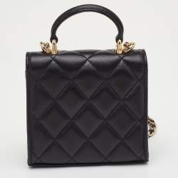 مملوكة مسبقًا حقيبة يد شانيل بقلاب بمقبض علوي من الجلد المبطن صغيرة جداً سوداء