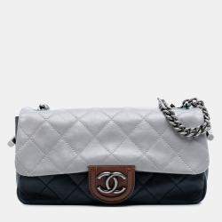 مملوكة مسبقًا Chanel Blue Medium Quilted Tricolor Lambskin Country Chic Flap