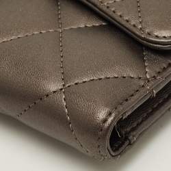 مملوكة مسبقًا محفظة شانيل جلد كافيار مبطنة سوداء كلاسيكية حجم كبير 