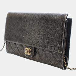 Pre Owned حقيبة كلاتش سلسلة شانيل فضي متشقق جلد العجل قارورة شانيل رمادي