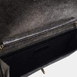 Pre Owned حقيبة كلاتش سلسلة شانيل فضي متشقق جلد العجل قارورة شانيل رمادي