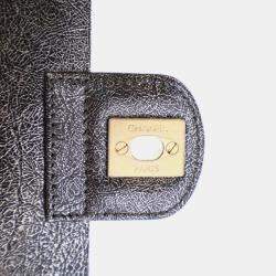 Pre Owned حقيبة كلاتش سلسلة شانيل فضي متشقق جلد العجل قارورة شانيل رمادي