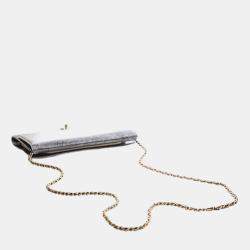 Pre Owned حقيبة كلاتش سلسلة شانيل فضي متشقق جلد العجل قارورة شانيل رمادي