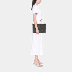 مملوكة مسبقًا حقيبة كلاتش شانيل أو كيس باتنت مطوية كبيرة