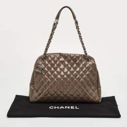 Pre Owned حقيبة شانيل "جست مادموزيل" جلد لامع مبطن بني كبير