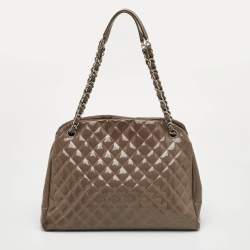 Pre Owned حقيبة شانيل "جست مادموزيل" جلد لامع مبطن بني كبير