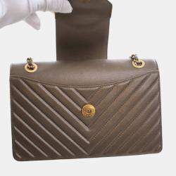 Pre Owned حقيبة شانيل بنية صغيرة شيvron من جلد الغنم طية وياقة وربطة عنق