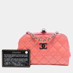 مملوكة مسبقًا Chanel Pink CC Quilted Patent Frame Clutch with Chain