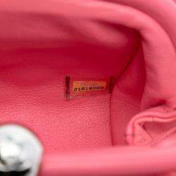 مملوكة مسبقًا Chanel Pink CC Quilted Patent Frame Clutch with Chain