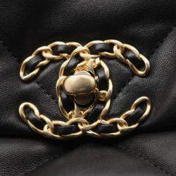 Pre Owned حقيبة كتف شانيل ماكسي 19 ديزنيوف جلد خروف أسود