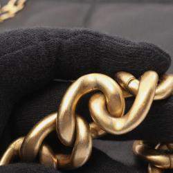 Pre Owned حقيبة كتف شانيل ماكسي 19 ديزنيوف جلد خروف أسود