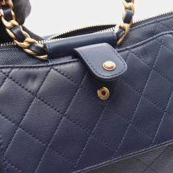 مملوكة مسبقًا Chanel Matelasse Shoulder Bag In Grained Calfskin Leather Navy Blue