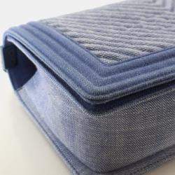 مملوكة مسبقًا حقيبة شانيل بوي تشيفرون دينيم أزرق كبير