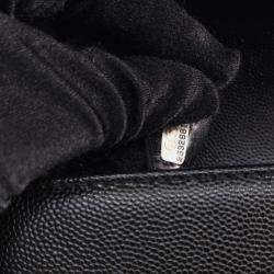 Pre Owned حقيبة شانيل صغيرة سوداء كافيار بوي