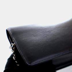 Pre Owned محفظة سلسلة شانيل سي سي جلد عجل أسود مرصعة بالأحجار