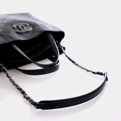 Pre Owned Chanel Small Caviar Hampton Tote Bag
