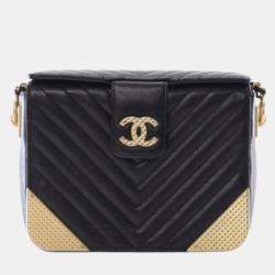 Pre Owned Chanel Small Calfskin Rock The Corners Minaudiere Bag