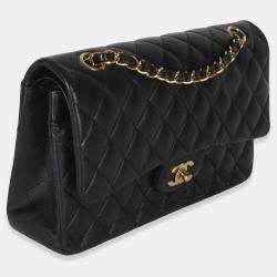Pre Owned حقيبة شانيل كلاسيكية متوسطة مبطنة جلد الخروف سوداء قلاب مزدوج