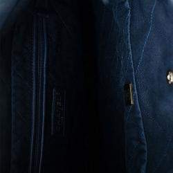 Pre Owned حقيبة كتف هوبو شانيل بحرية جلد سمك الكافيار صغيرة 22 SHW