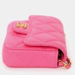 مملوكة مسبقًا Chanel Pink Lambskin Leather Mini CC Coco Belt Bag
