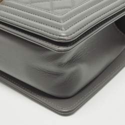 مملوكة مسبقًا Chanel Boy Medium Grey Quilted Leather Flap Bag