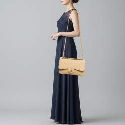 مملوكة مسبقًا حقيبة شانيل جامبو كلاسيك جلد كافيار أسود مبطن بقلاب مزدوج