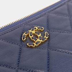 مملوكة مسبقًا Chanel Blue Leather 19 Clutch New Medium