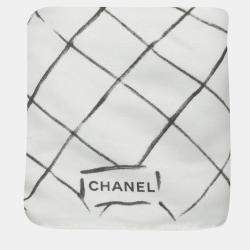 Pre Owned Chanel Roddeo Drive Medium Silver Leather Hobo Perforated Bag