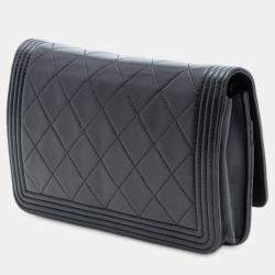 Pre Owned Chanel Black Quilted Lambskin Boy Wallet On Chain