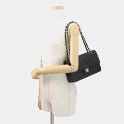 مملوكة مسبقًا Chanel Matelasse W Flap Chain shoulder Black Lambskin Size 25