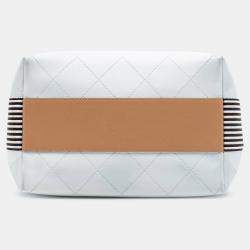 مملوكة مسبقًا Chanel White Large Stitched Calfskin Button Up Hobo