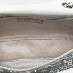مملوكة مسبقًا Chanel Silver Medium Satin Seasonal Sequin Flap