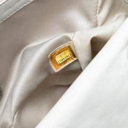 مملوكة مسبقًا Chanel Silver Medium Satin Seasonal Sequin Flap