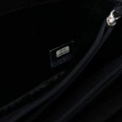 Pre Owned حقيبة شانيل كلاتش سوداء بنمط متعرج سويدي مضلع شرق غرب