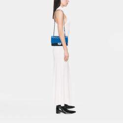 مملوكة مسبقًا حقيبة شانيل كلاسيكية متوسطة ثلاثية الألوان جلد الحمل مع غطاء مزدوج  بلون أزرق