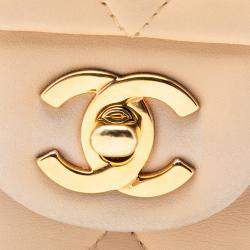 مملوكة مسبقًا حقيبة شانيل كلاسيك متوسطة جلد الخروف بني مزدوجة الغطاء