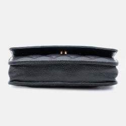 مملوكة مسبقًا Chanel Black CC Quilted Caviar Wallet on Chain