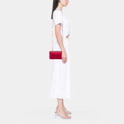 Pre Owned حقيبة شانييل كلاتش بحزام سلسلة من الساتان الوردي المبطن بحزام 